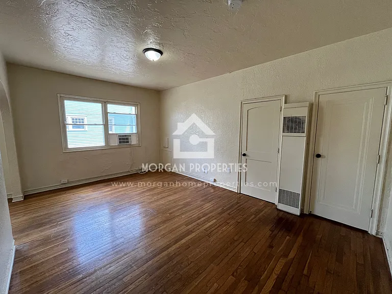 1231 W Walnut St #103 — Photo 6
