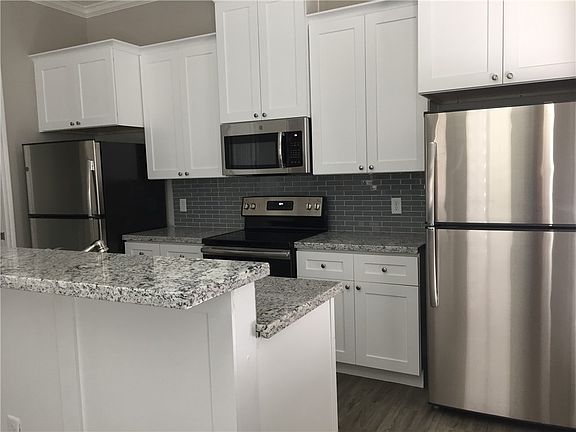 5th image of 206 Park Pl