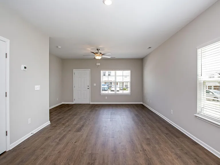 106 Kathryn Ct — Photo 9