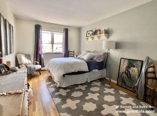 594 Centre St APT 10, Jamaica Plain, MA 02130
