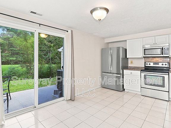 5th image of 21 Waterview Ct