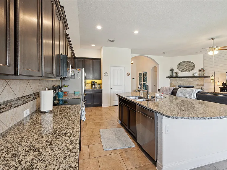 1614 Sun Canyon Blvd — Photo 41