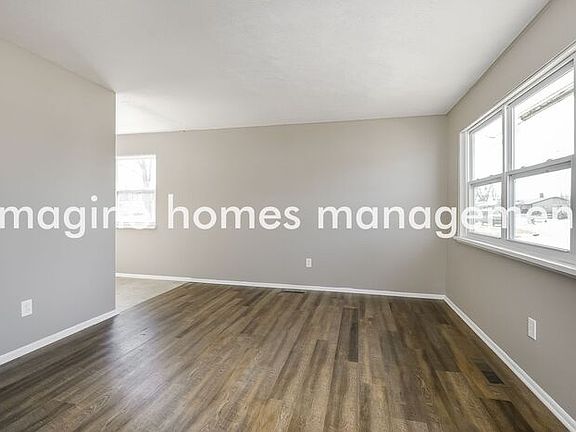 3rd image of 448 Holly Dr