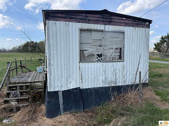 3rd image of 2655 Bird Rd