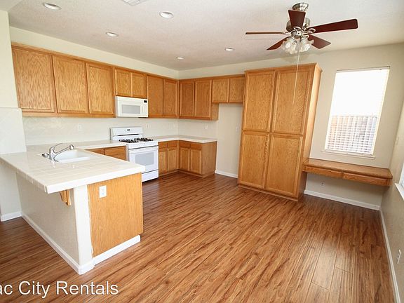 4th image of 8239 Crichton Way