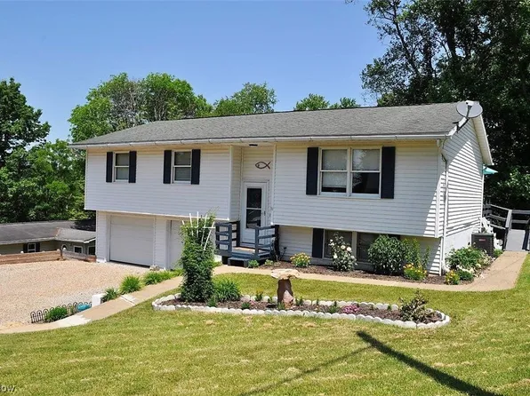 124 Valley Gem Dr, Zanesville, OH 43701