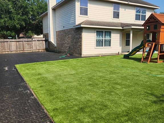 2nd image of 6927 Sterling Hollow Dr
