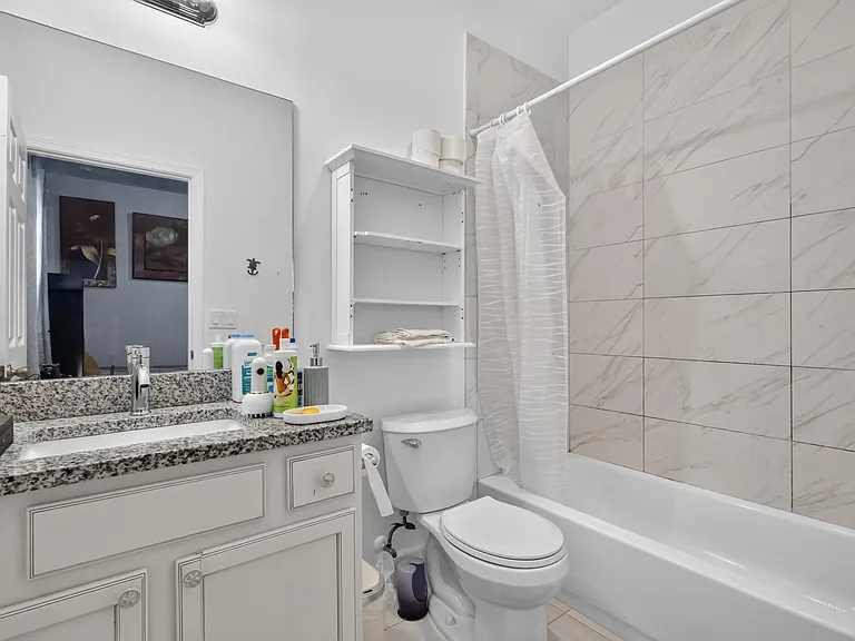 609 N F St — Photo 22