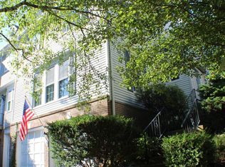 110 Waltham Ct, Sterling, VA 20165