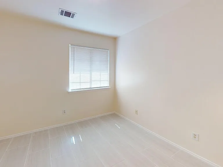 1325 Darjeeling Dr — Photo 6