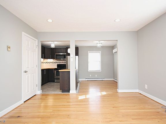 3rd image of 110 Olinda Dr #B