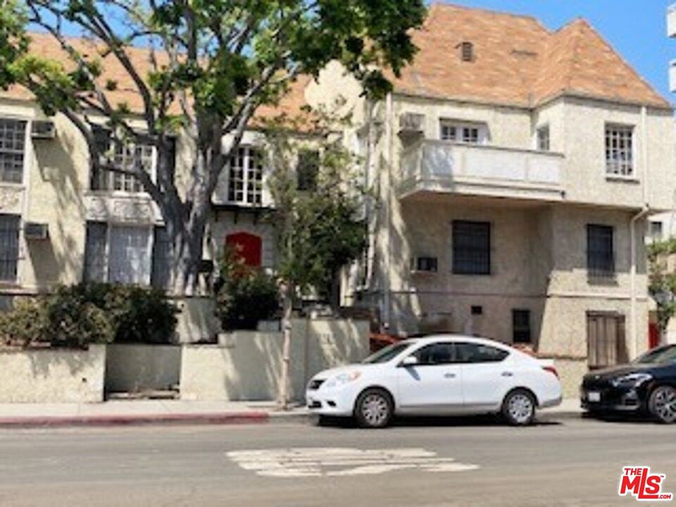 1st image of 1600 N Martel Ave #G