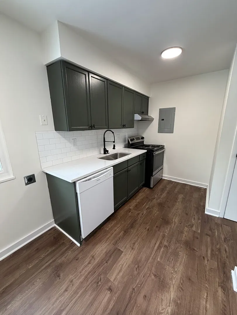 1530 Genessee Ave, Columbus, OH 43211 — Photo 4