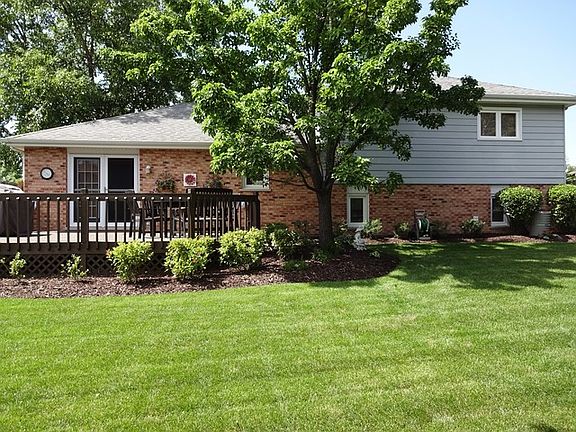 3rd image of 16519 Evergreen Dr