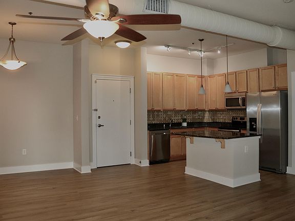 5th image of 220 Cedar St APT 107