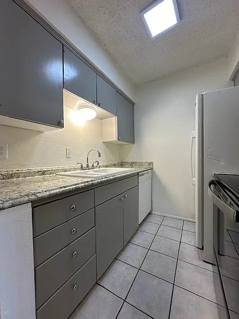 Cozy Kitchen - 4837 Cedar Springs Rd #331