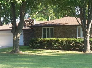 825 E Greenwood St, Springfield, MO 65807