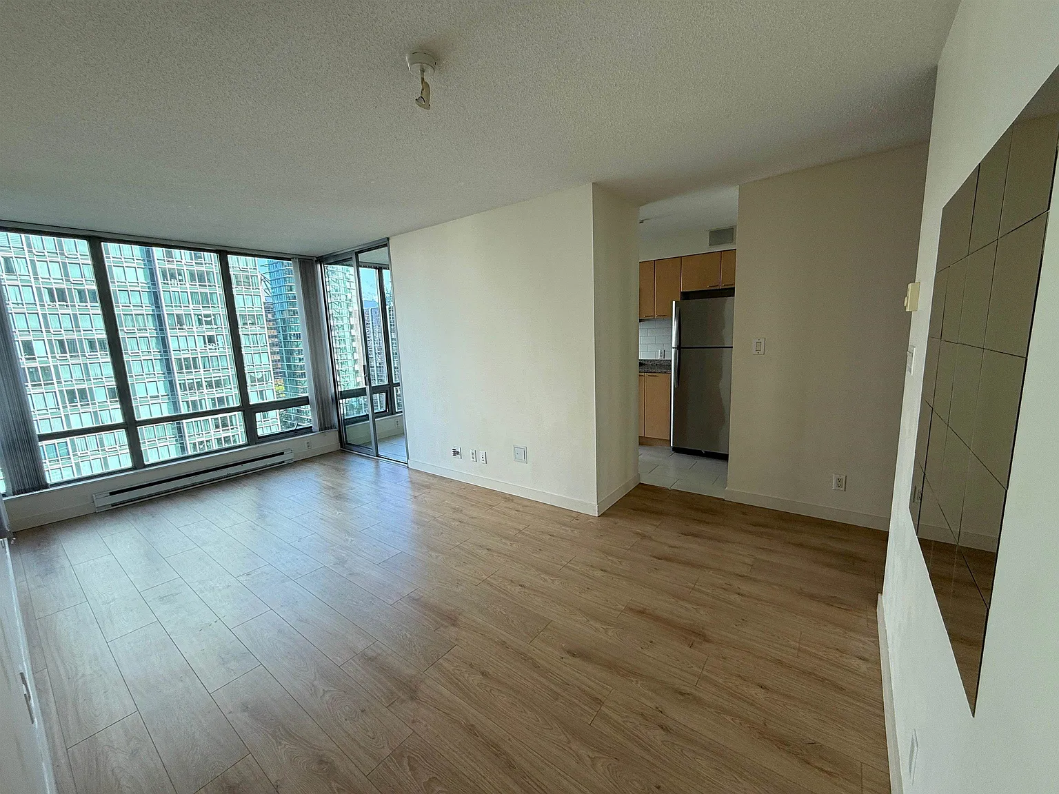 1200 Georgia St W — Photo 4