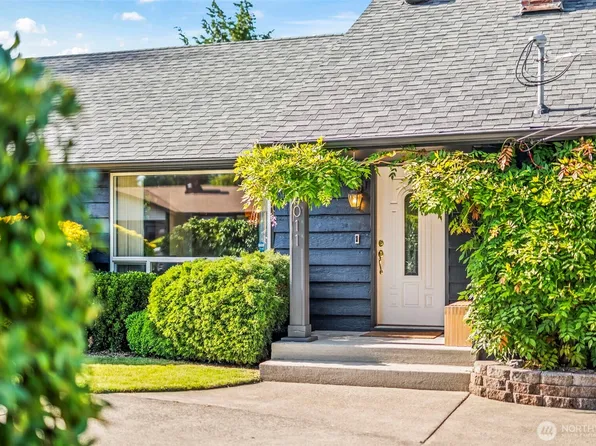 8011 40th Street W, University Place, WA 98466