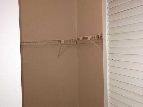 3rd image of 1219 Meadows Cir