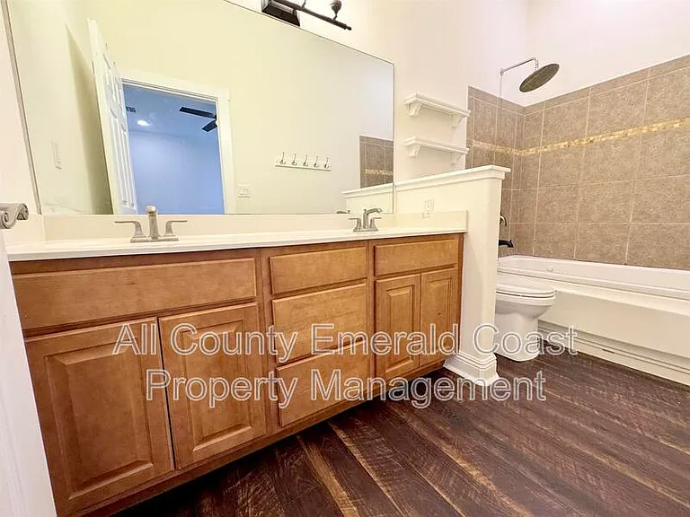 722 Kelly St — Photo 31