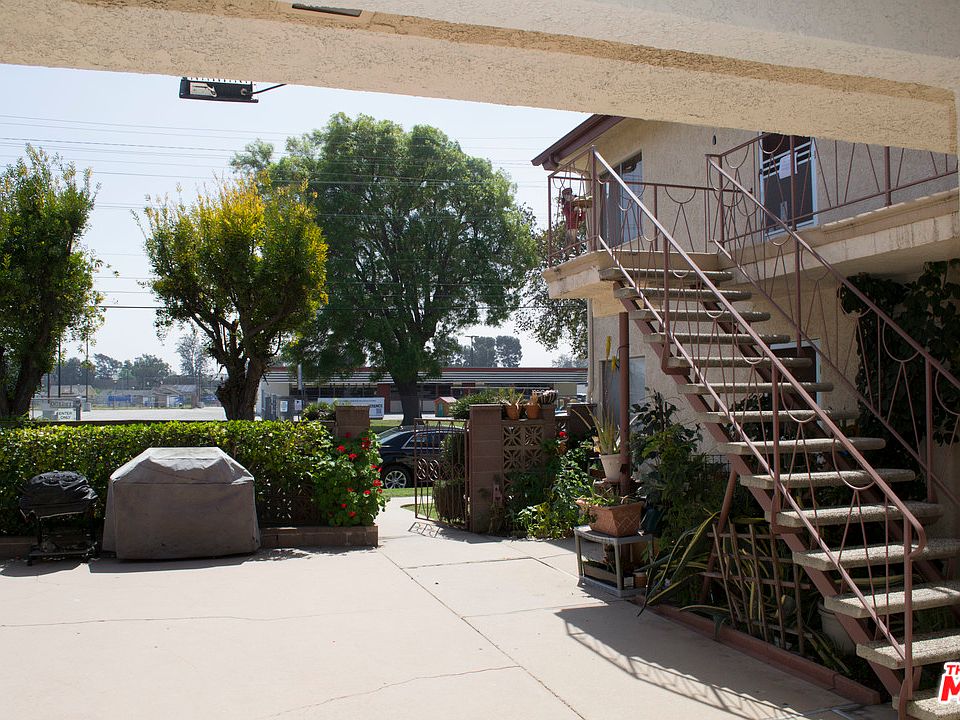 2nd image of 2501 W 182nd St