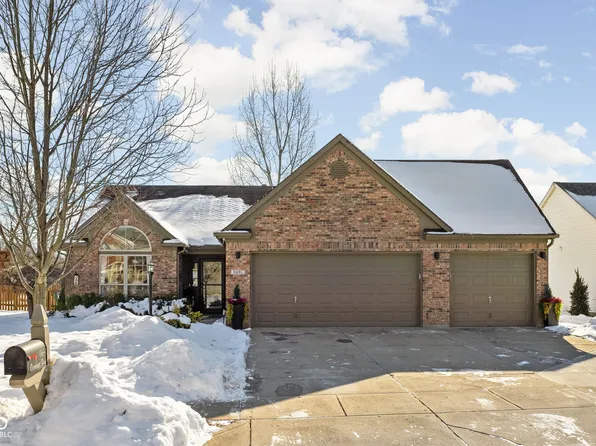 9691 Overcrest Dr, Fishers, IN 46037