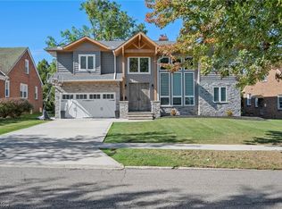 2612 Larchmont Rd, Beachwood, OH 44122