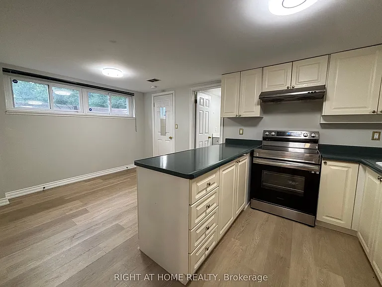 220 Newton Dr — Photo 14