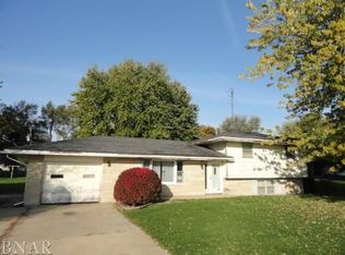 401 S East St, Hudson, IL 61748