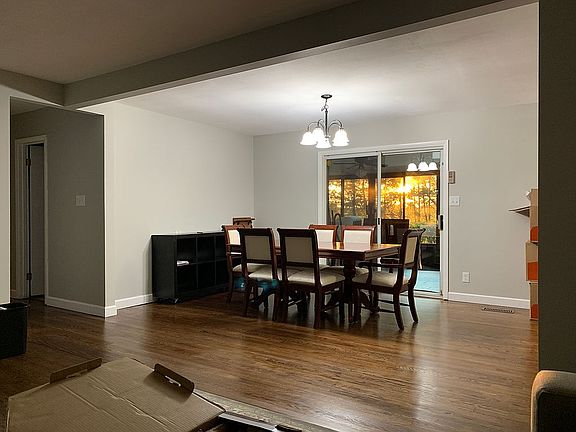 5th image of 1015 W Forest Blvd