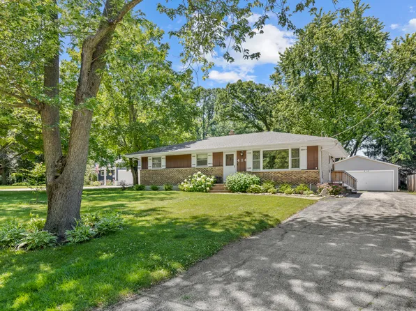 414 Russell Ave, Winthrop Harbor, IL 60096