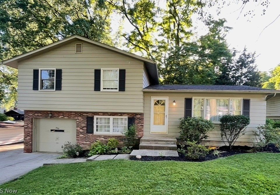 1st image of 352 Owosso Ave
