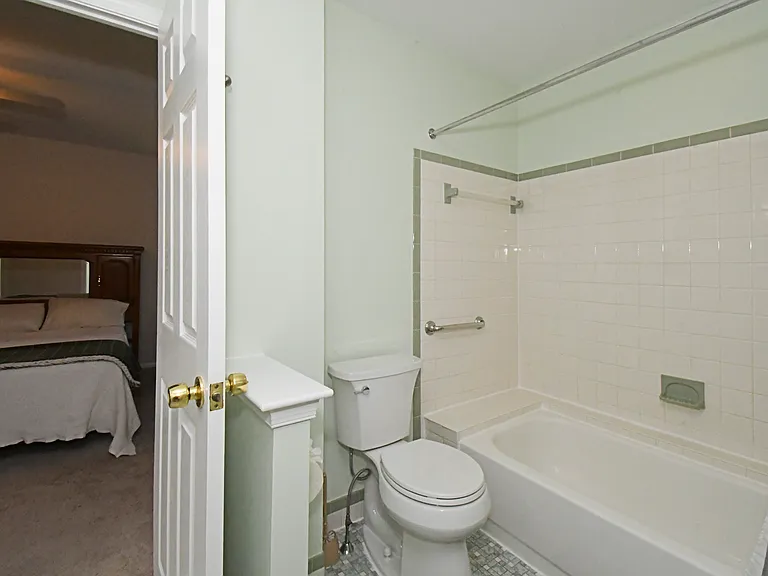 2489 Hillendale Dr — Photo 34
