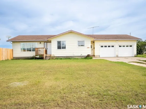 701 1st Street, Hanley, SK S0G 2E0