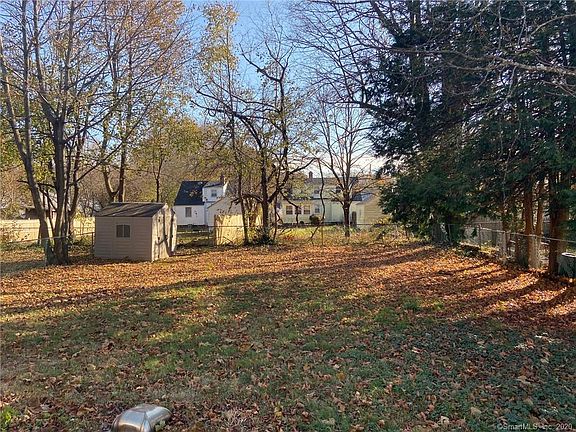 3rd image of 270 Putnam Ave