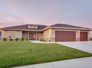 5205 Grand Luxe Dr, Manhattan, KS 66503