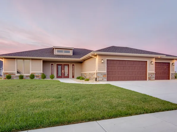 5205 Grand Luxe Dr, Manhattan, KS 66503