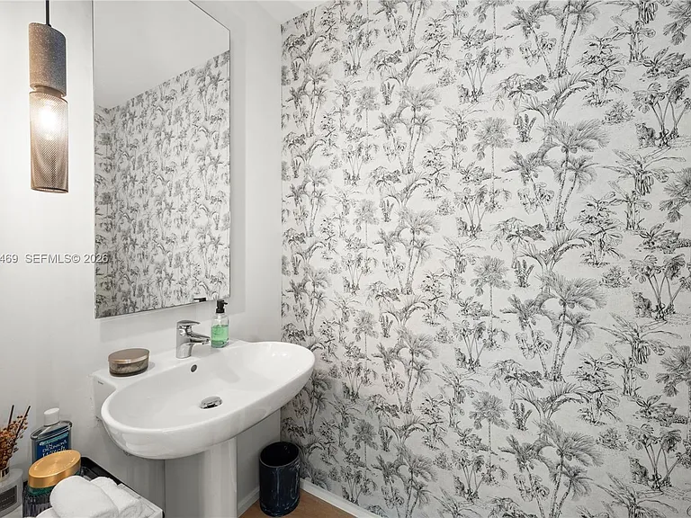 1100 Biscayne Blvd #5004 — Photo 26