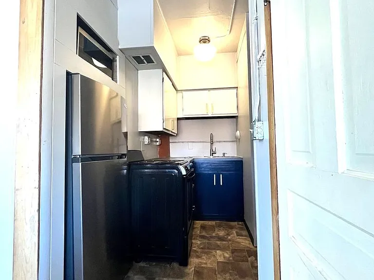 306 S 3rd St W #201 — Photo 6