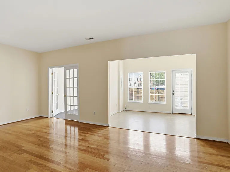 7402 Willow Crossing Ter — Photo 10