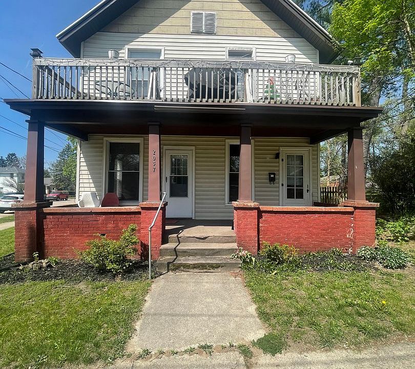 1st image of 2037 Paris Ave NE Unit 1