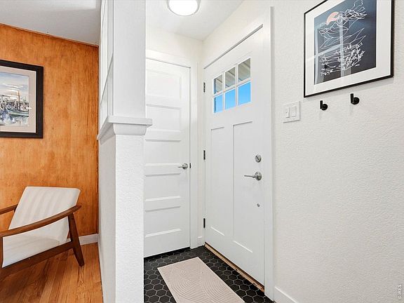 5th image of 2674 S Newton St