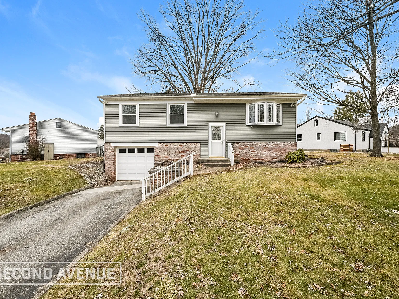 3 bed, 2.0 bath, 1286 sqft, $2,009 — Photo 1