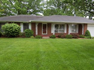 718 Briarwood Dr, Marshall, MO 65340