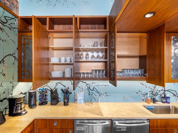 10 East 14th Street image 19 of 55