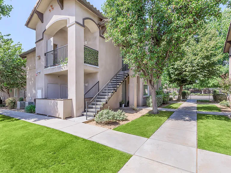 Palo Alto Place — Photo 28