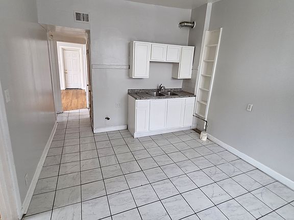 4th image of 1130 S Albany Ave #2R