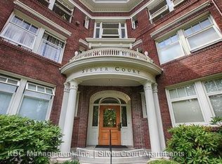 2170 NE Hancock St APT 301, Portland, OR 97212