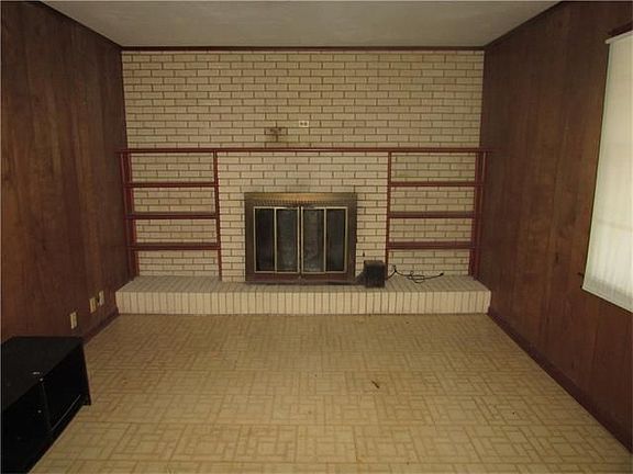 2nd image of 39619 Kraft Rd